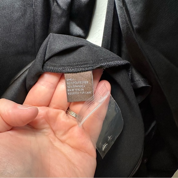 J. McLaughlin Women’s Black Denver Silky Long Sleeve Button Blouse Sz L NWT - Picture 6 of 7